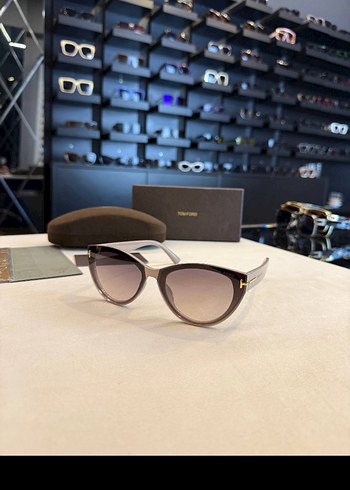 Kahverengi Transparan Kadın Güneş Gözlüğü - Görsel 2