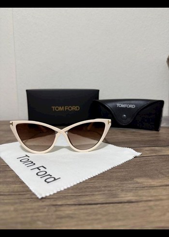 Şeffaf Bej Klasik Kadın Güneş Gözlüğü - Görsel 3