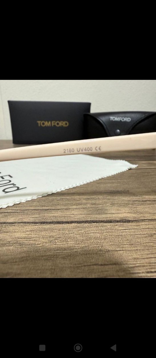 Şeffaf Bej Klasik Kadın Güneş Gözlüğü - Görsel 4