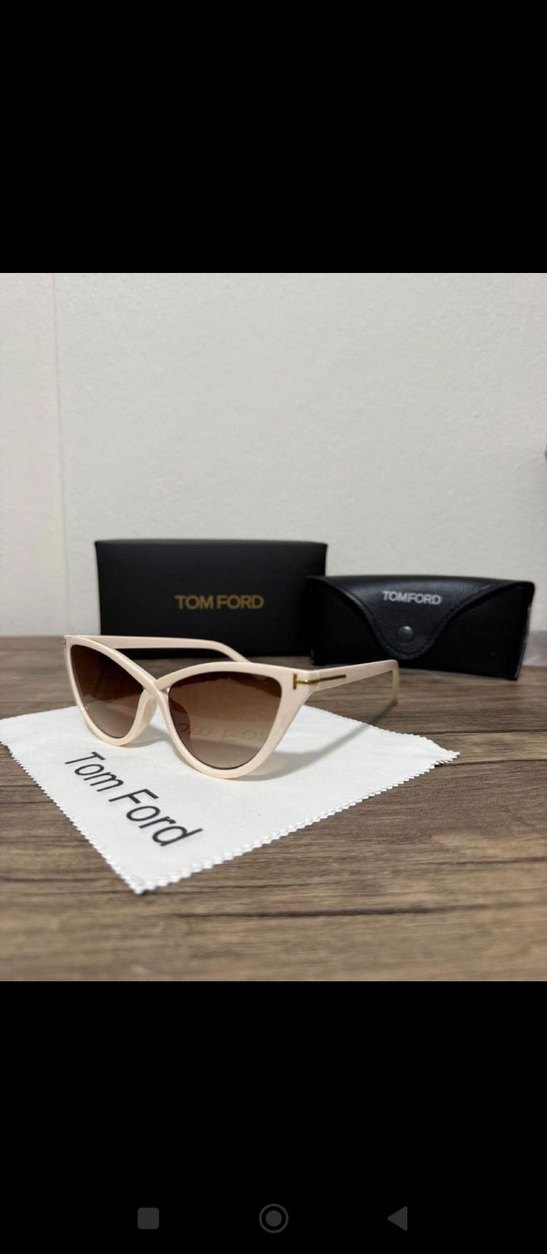 Şeffaf Bej Klasik Kadın Güneş Gözlüğü - Görsel 2