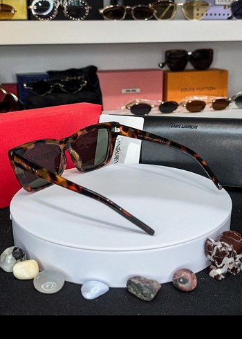 Kadın Parlak Kahverengi Klasik Güneş Gözlüğü - Görsel 3