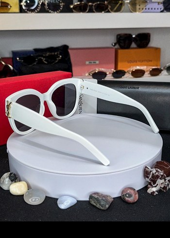 Beyaz Parlak Kadın Gözlüğü - Görsel 2