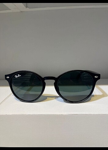 Ray ban güneş gözlüğü