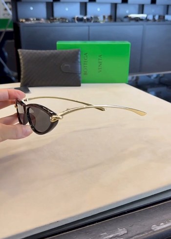 Bottega Veneta güneş gözlüğü