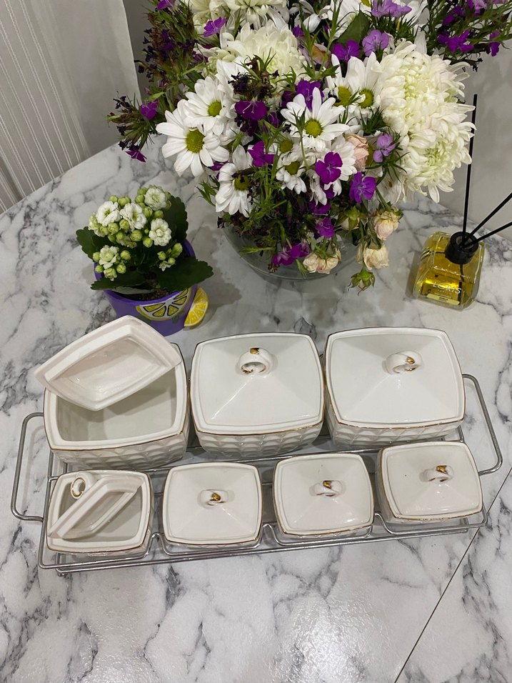 Zarif Tasarımlı Altın Yaldızlı Porselen Baharatlık Seti - Görsel 3