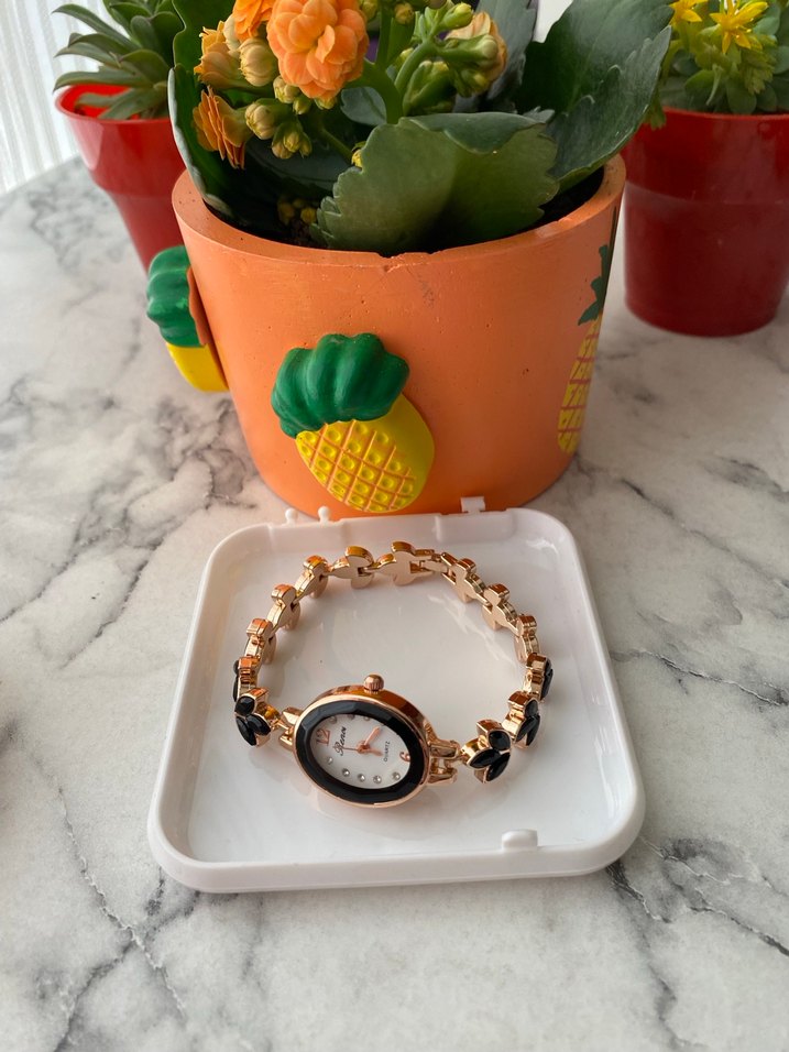 Hiç Kullanılmamış Rose Gold Siyah Detaylı Kadın Saat - Görsel 3