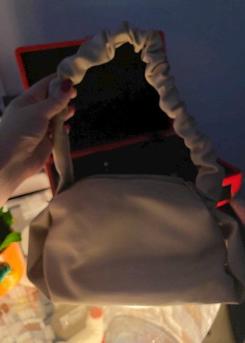 Az Kullanılmış Bej Zincir Detaylı Şık El Çantası - Görsel 6