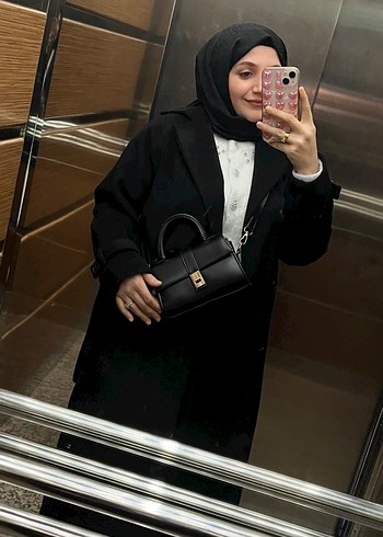 40 Beden Siyah Deri Uzun Kemerli Kadın Kaban
