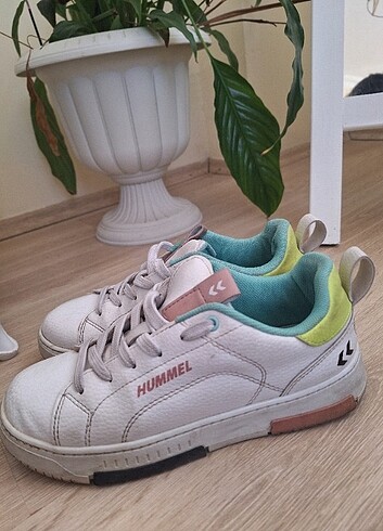 Spor ayakkabisi 