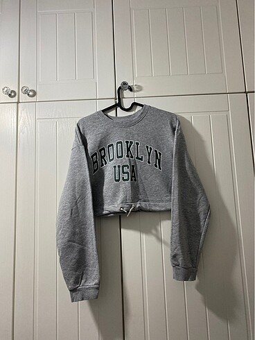 bershka crop sweatshirt