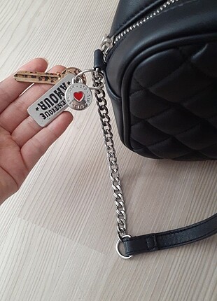 Stradivarius askılı çanta
