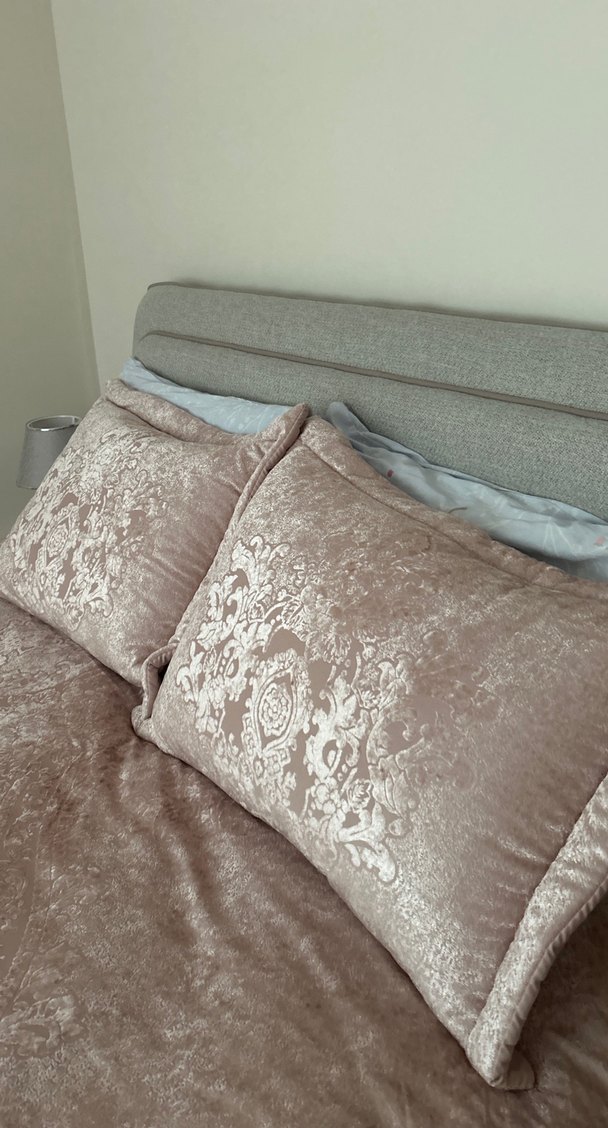 Pudra Tonlarda Batik Desenli Yatak Örtüsü - Görsel 2