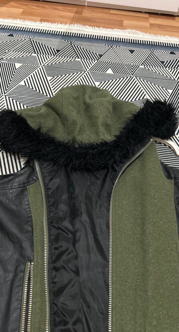 Kadın Yeşil Uzun Kolsuz Fermuarlı Ceket - Görsel 2