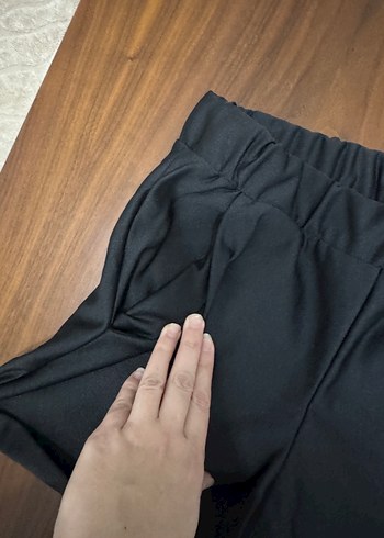 Siyah Rahat Kesim Mini Şort - Görsel 3