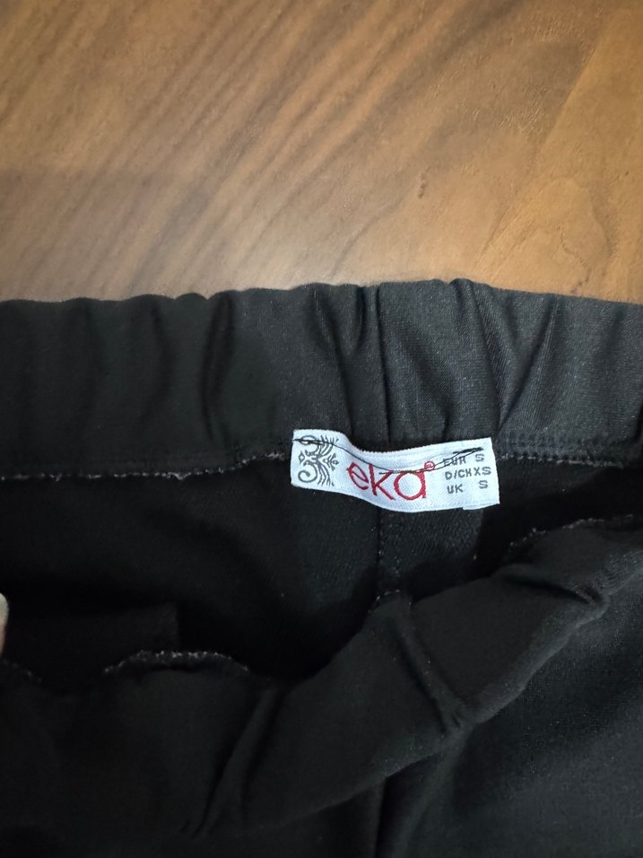 Siyah Rahat Kesim Mini Şort - Görsel 4