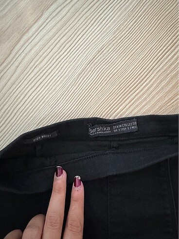 xs Beden Bershka yüksel bel short