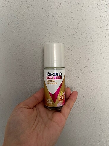 Rexona Vitamin+Bright Sakura Radiance