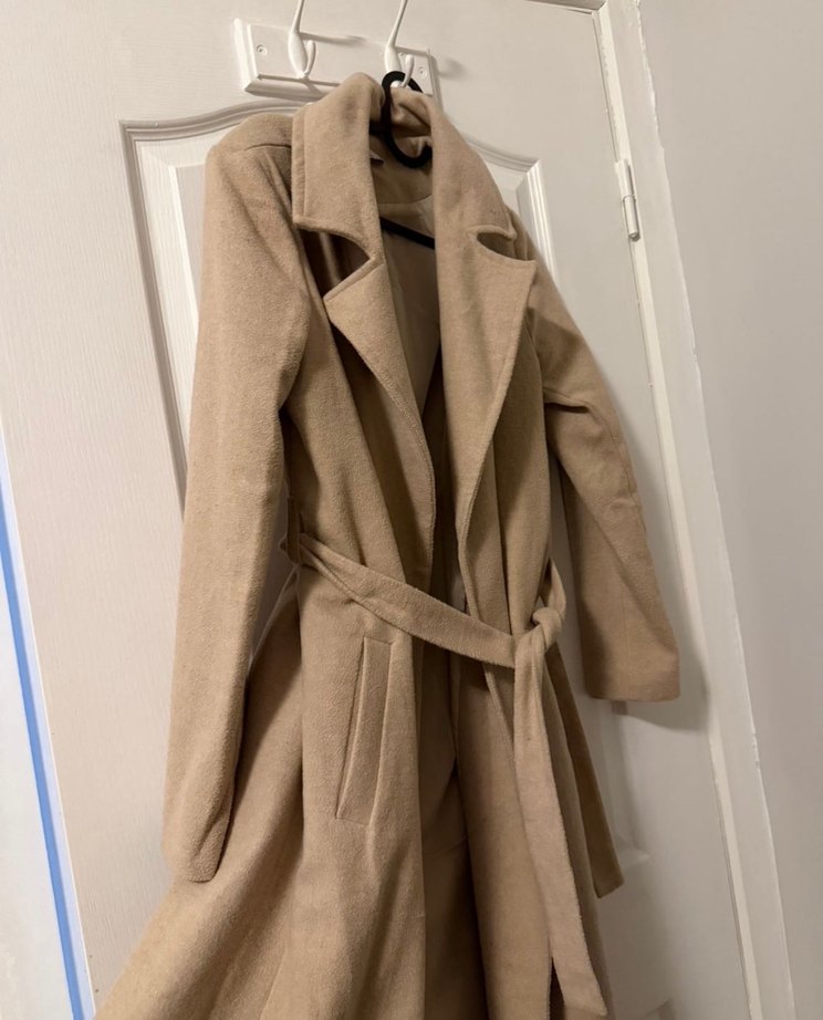 Bej Kemerli Uzun Kadın Kaban - Görsel 3