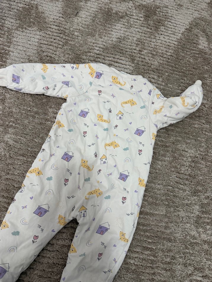 Beyaz Baskılı Fermuarlı Bebek Tulumu - Görsel 5