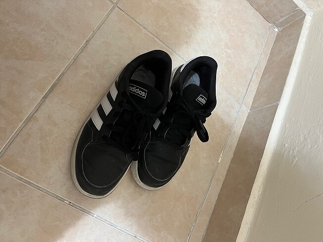Adidas spor ayakkabı