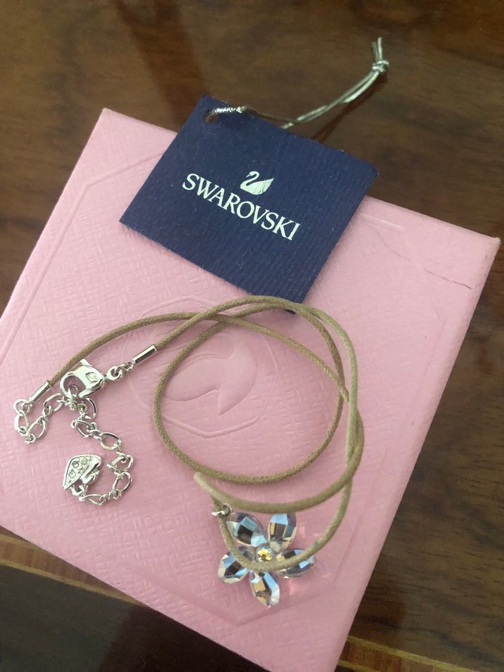 Swarovski Mini Altın Renkli Payetli Kolye - Görsel 3