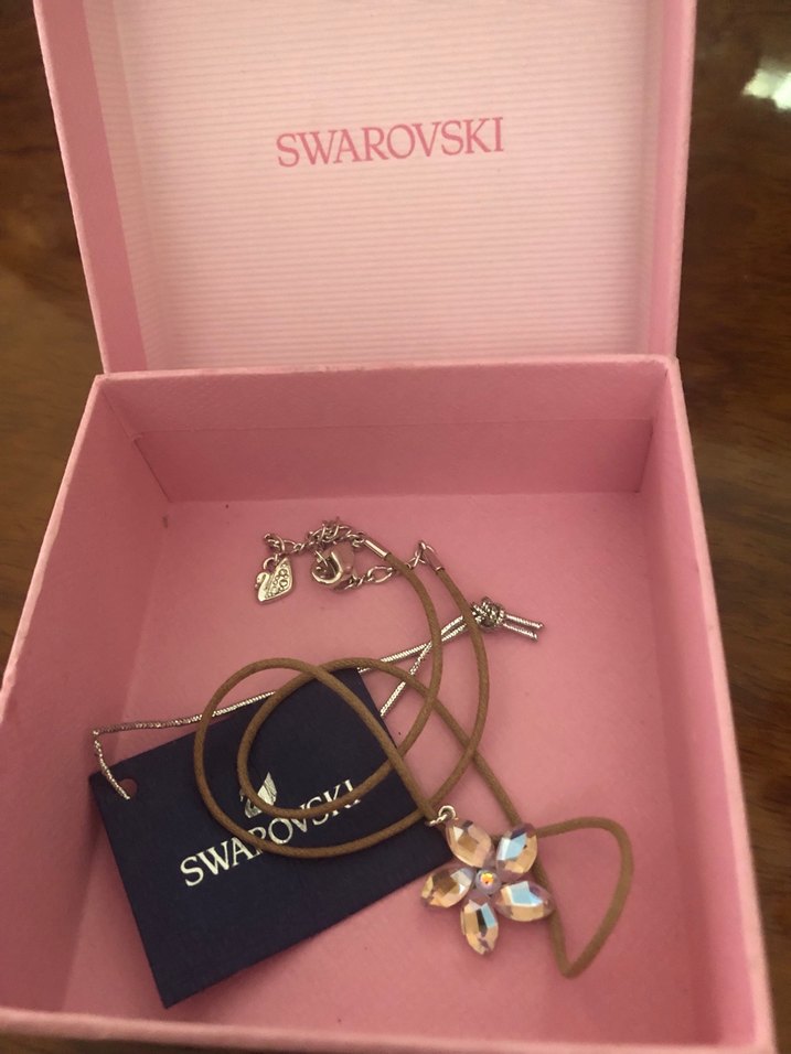 Swarovski Mini Altın Renkli Payetli Kolye - Görsel 5