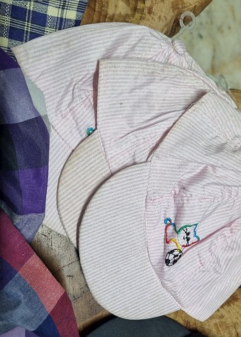 Renkli Bağcıklı Çocuk Şapkaları - Görsel 4