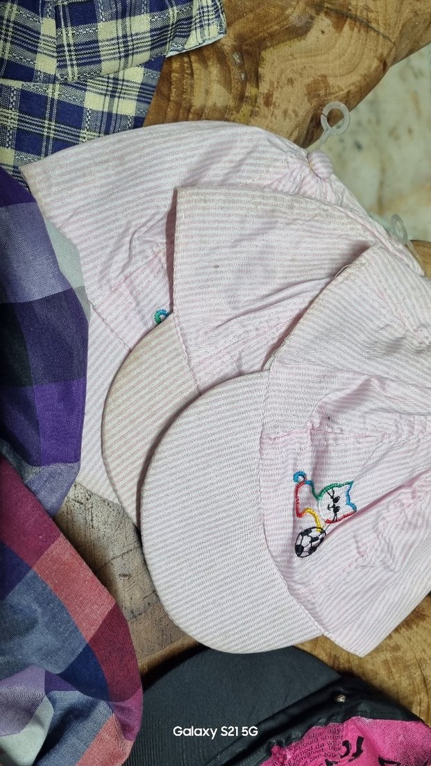 Renkli Bağcıklı Çocuk Şapkaları - Görsel 4