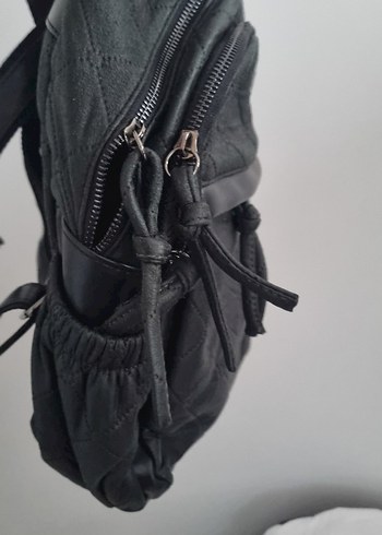 Kadın Siyah Nakışlı Suni Deri Sırt Çantası - Görsel 3