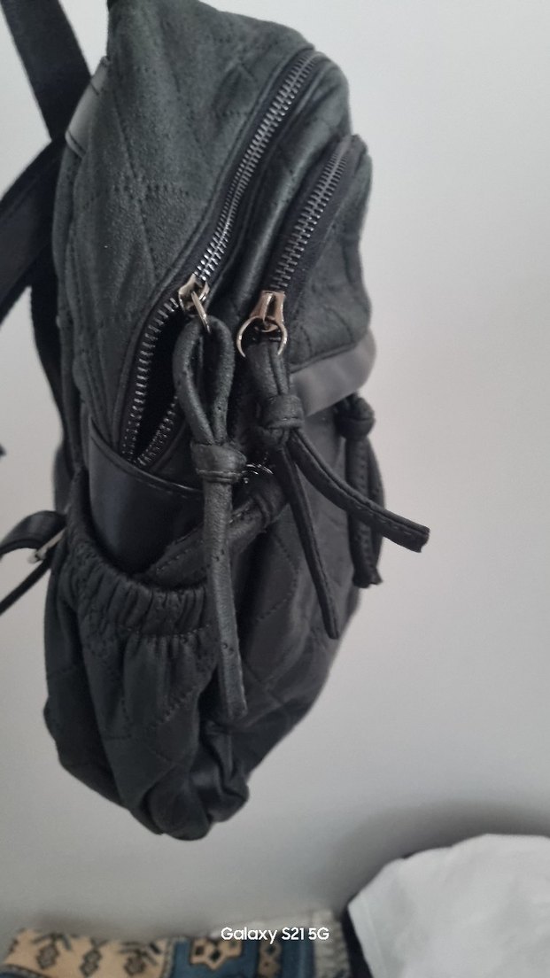 Kadın Siyah Nakışlı Suni Deri Sırt Çantası - Görsel 3