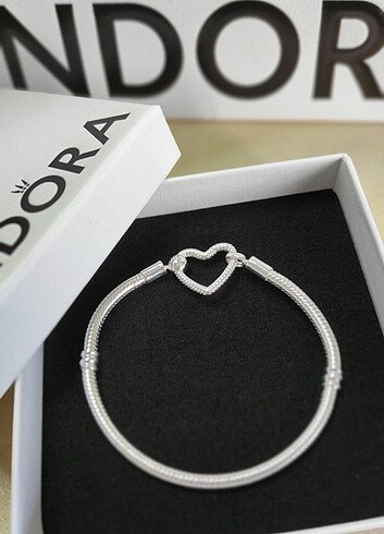 Pandora Moments Kalp Kilitli Zincir Bileklik 17 cm Beden