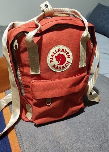 Kanken Fjallraven kol ve sırt çantası 