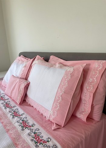 Nakışlı Pembe Yatak Örtüsü - Görsel 3