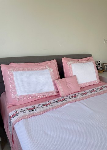 Nakışlı Pembe Yatak Örtüsü - Görsel 8
