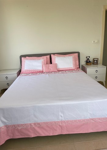 Nakışlı Pembe Yatak Örtüsü - Görsel 9
