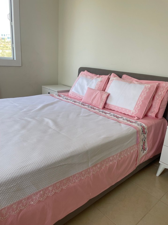 Nakışlı Pembe Yatak Örtüsü - Görsel 2
