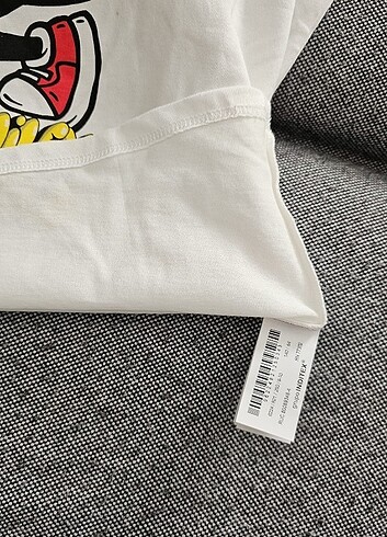 Zara erkek çocuk tişort 9 _ 10 yaş , beyaz , etiketli
