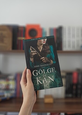 Gölge ve Kan - Kerri Maniscalgo