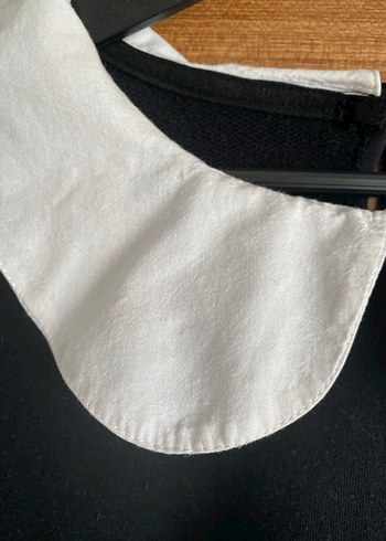  Yaka Detaylı Siyah Sweatshirt - Görsel 2