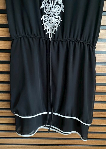 Dantel detaylı şifon elbise - Görsel 4