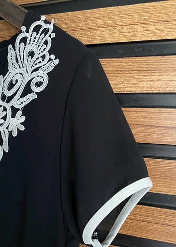 Dantel detaylı şifon elbise - Görsel 5