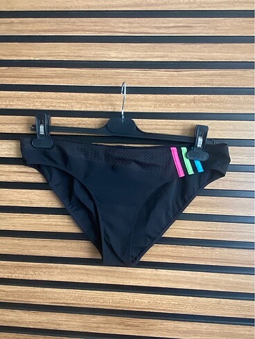 Adidas bikini altı