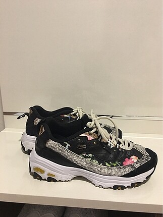 Skechers spor ayakkabı