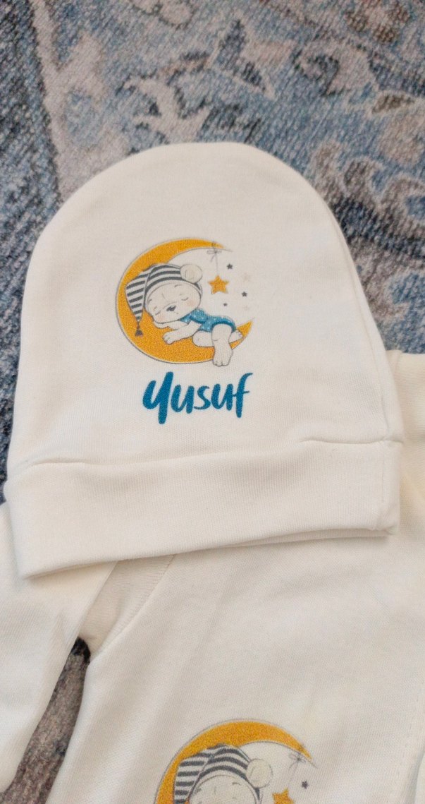 Beyaz Baskılı Bebek Tulum ve Şapka Seti - Görsel 3