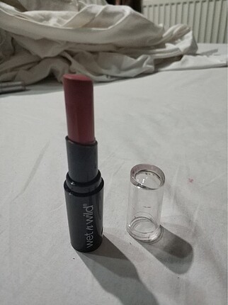 Beden Wet n wild ruj