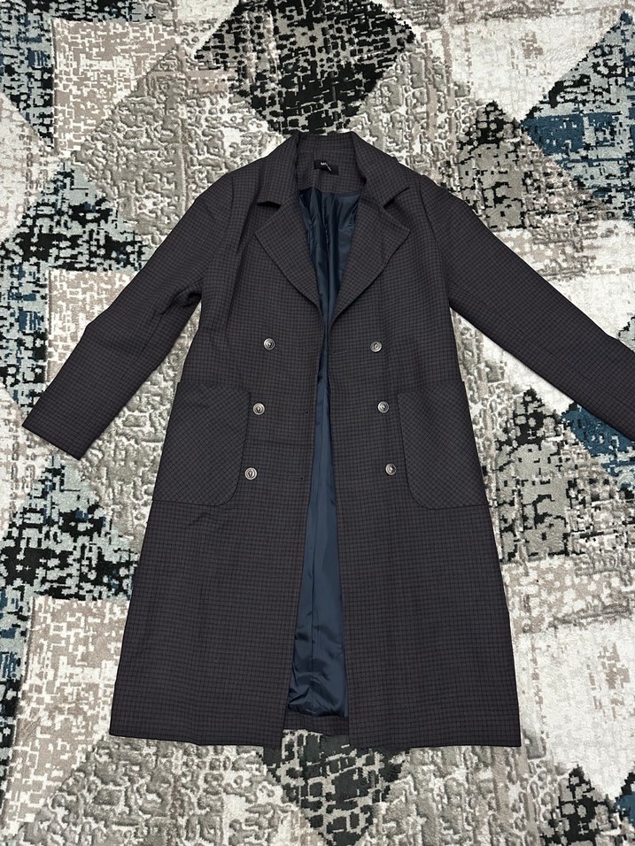 Gri Kadın Uzun Düğmeli Yılan Desenli Kaban - Görsel 2