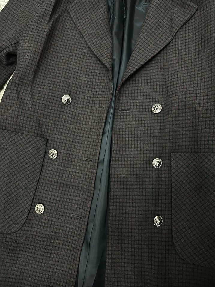 Gri Kadın Uzun Düğmeli Yılan Desenli Kaban - Görsel 4