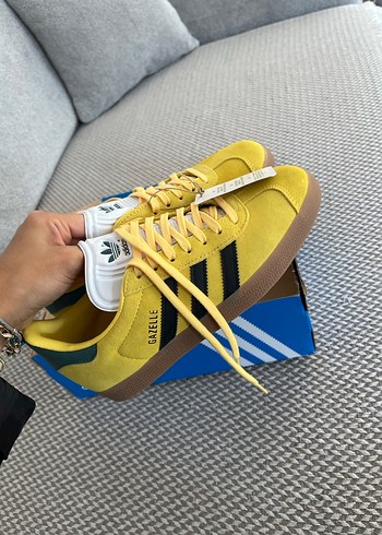 adidas Sarı Süet Kadın Sneaker etiketli - Görsel 3