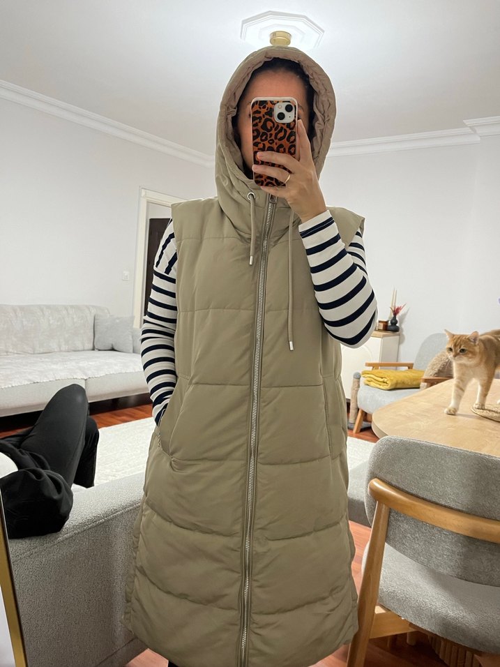 Stradivarius Bej Midi Şişme Yelek Yüksek Yaka - Görsel 5