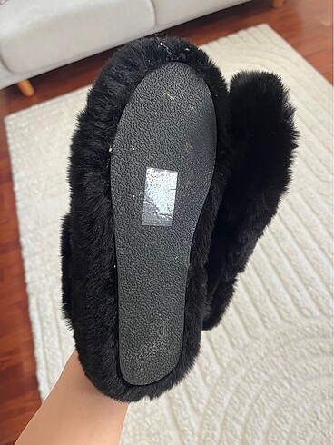 Yeni peluş H&M marka ev terliği - Görsel 5